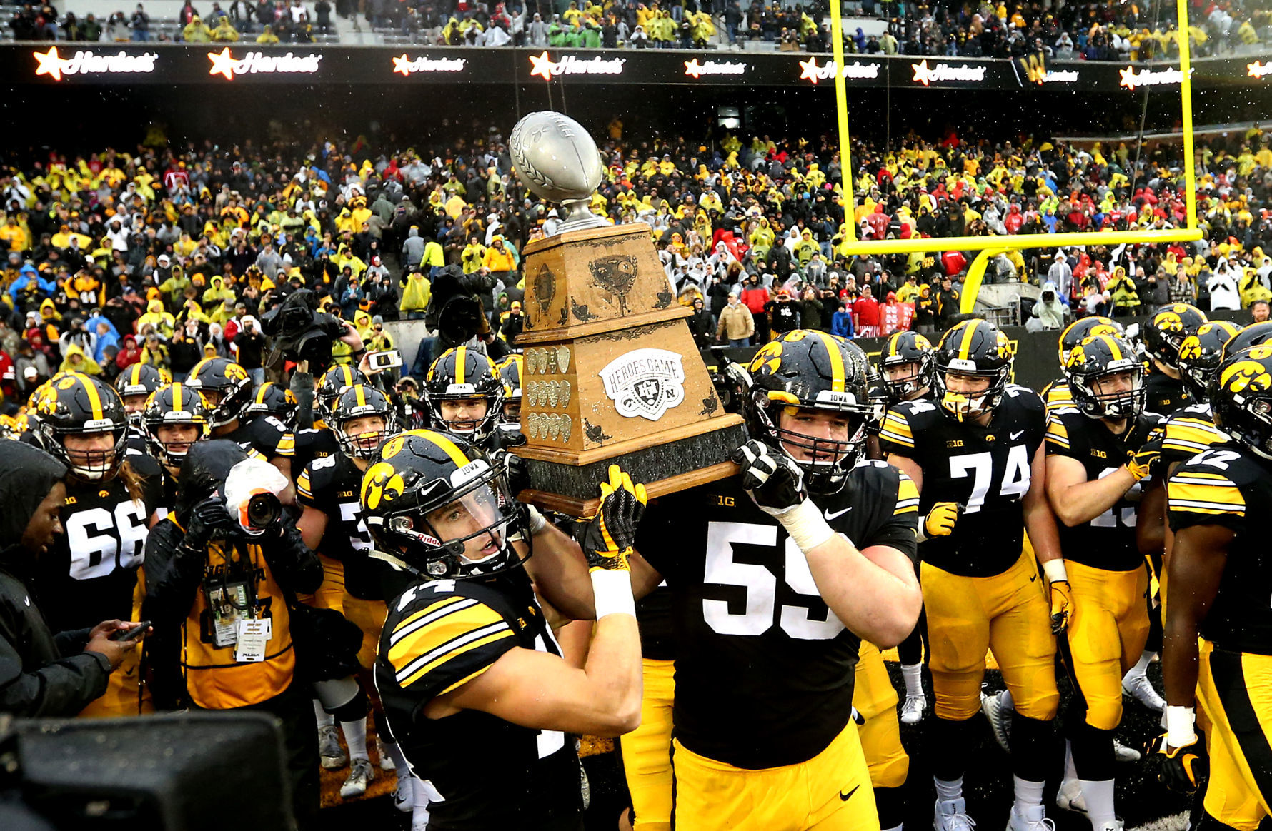 112318-Iowa-Football-017